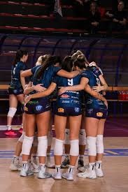 罗林斯24+7成雄鹿主攻手，个人连续三场得分20+