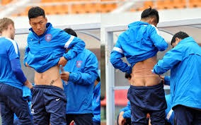 哈体院滑冰场现国家一级运动员亲授防摔技巧